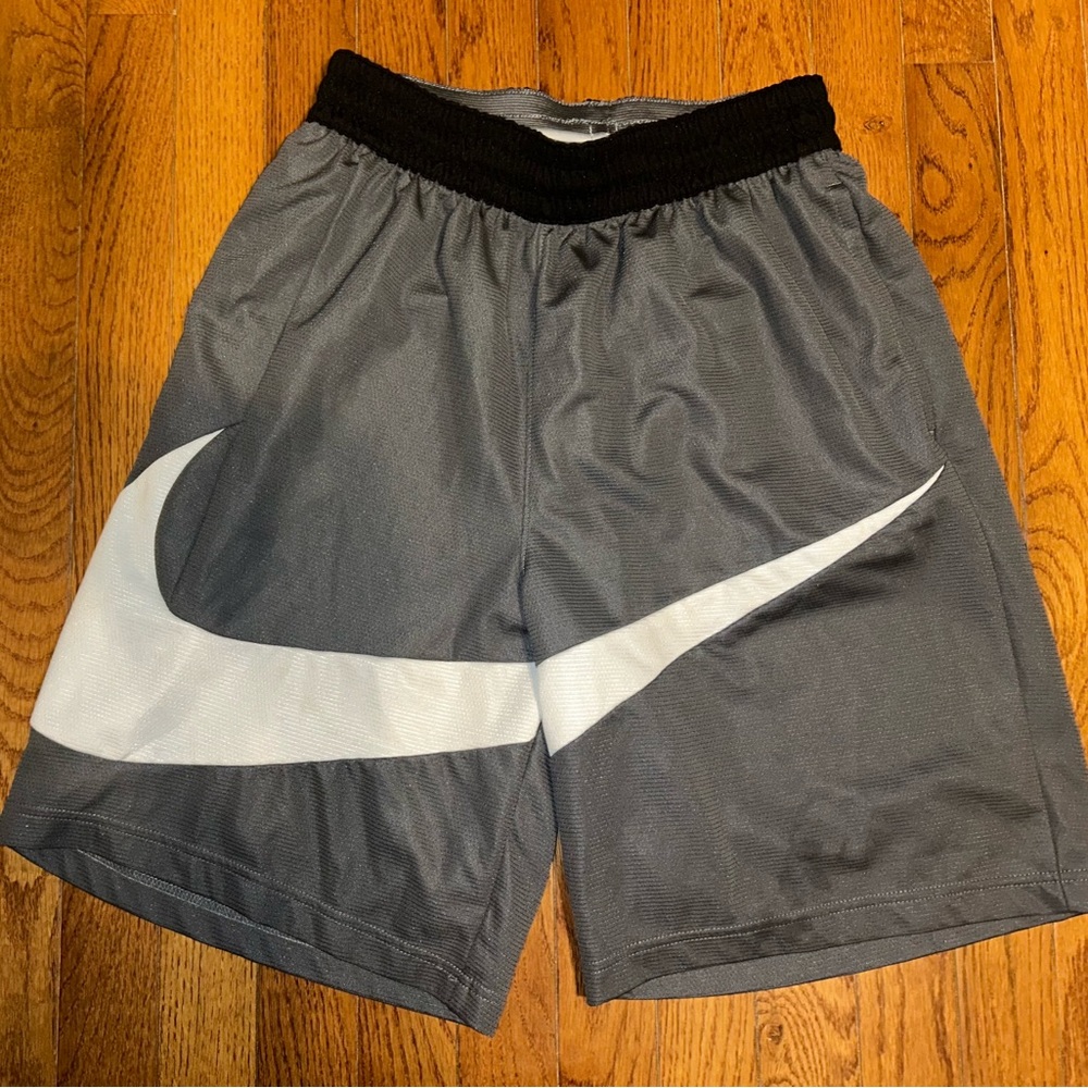 Nike dri-fit sports shorts - Picture 7 of 7